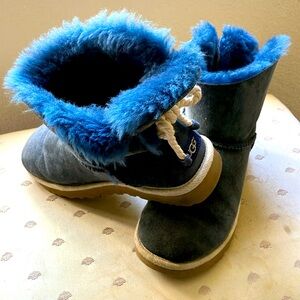 UGG Australia Selene Tie boots Women's Suede sz 7